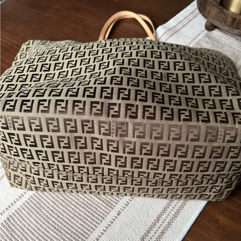 Fendi Signature Brown and Tan Tote - Picture 2 of 11